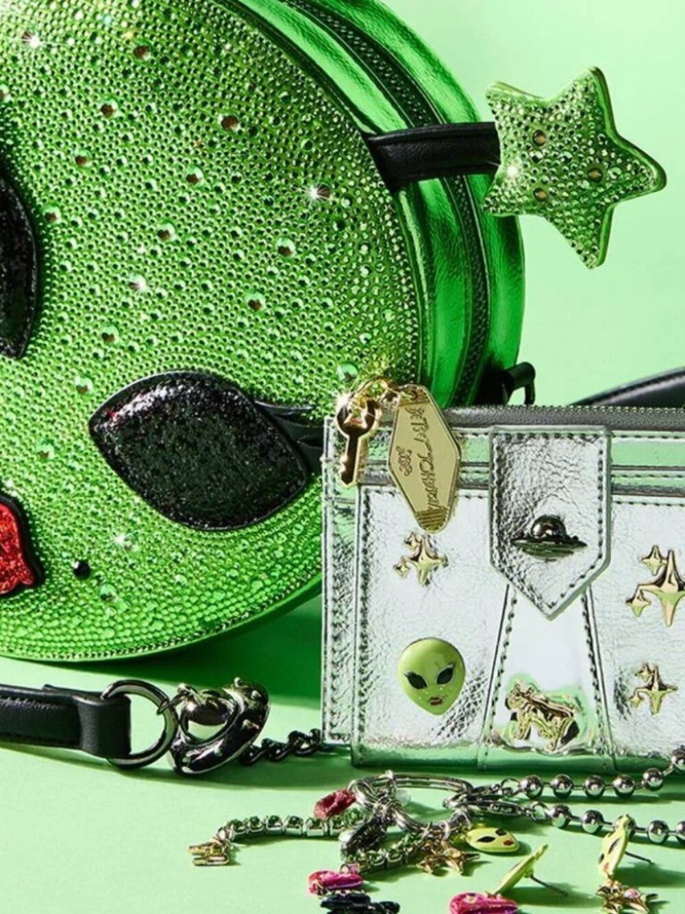 Betsey Johnson Exclusive Kitsch Lightup Out Of Your Orbit Bag Green Alien NWT - Picture 3 of 16